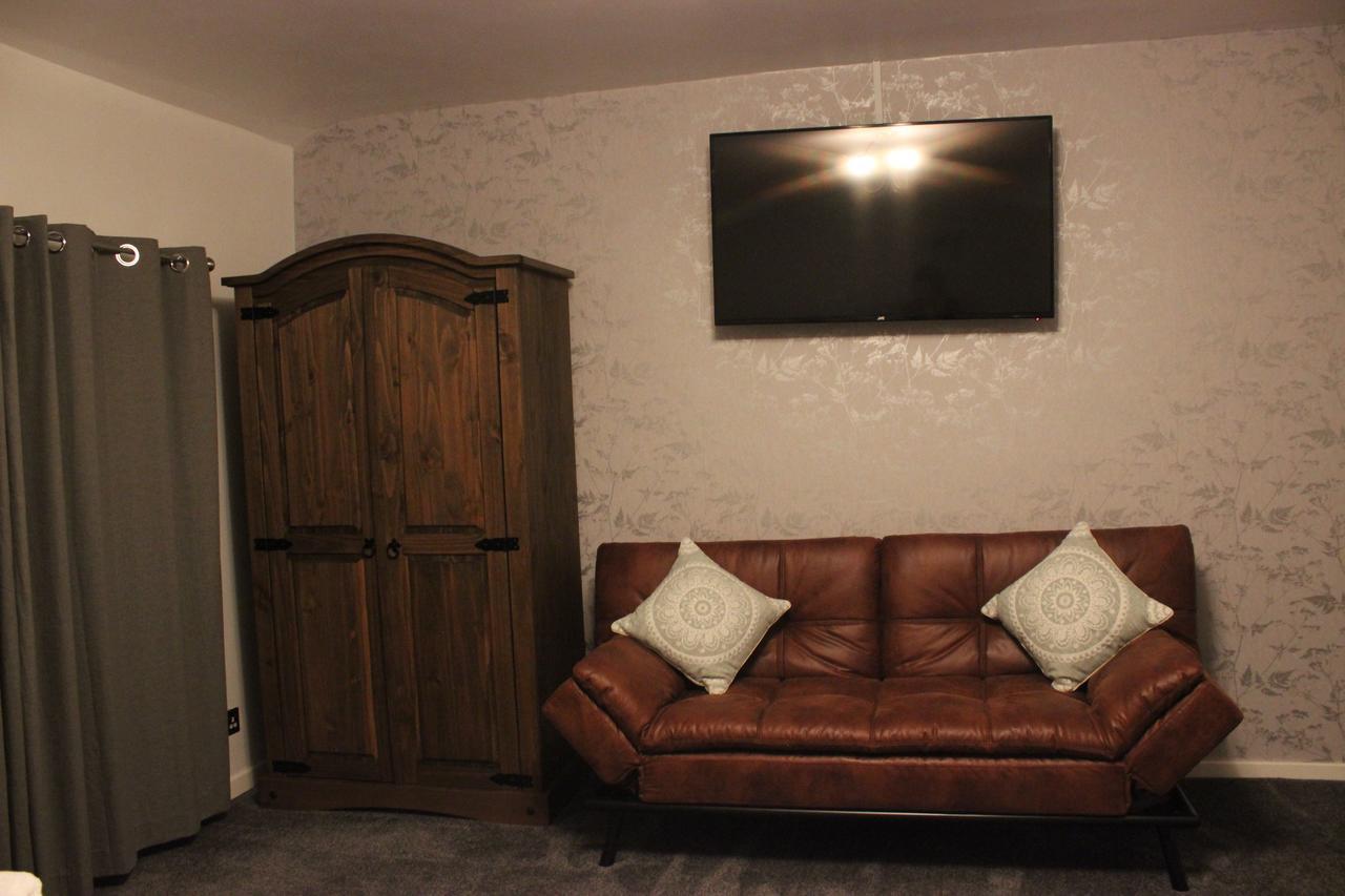 The New Lodge Pontardawe Экстерьер фото