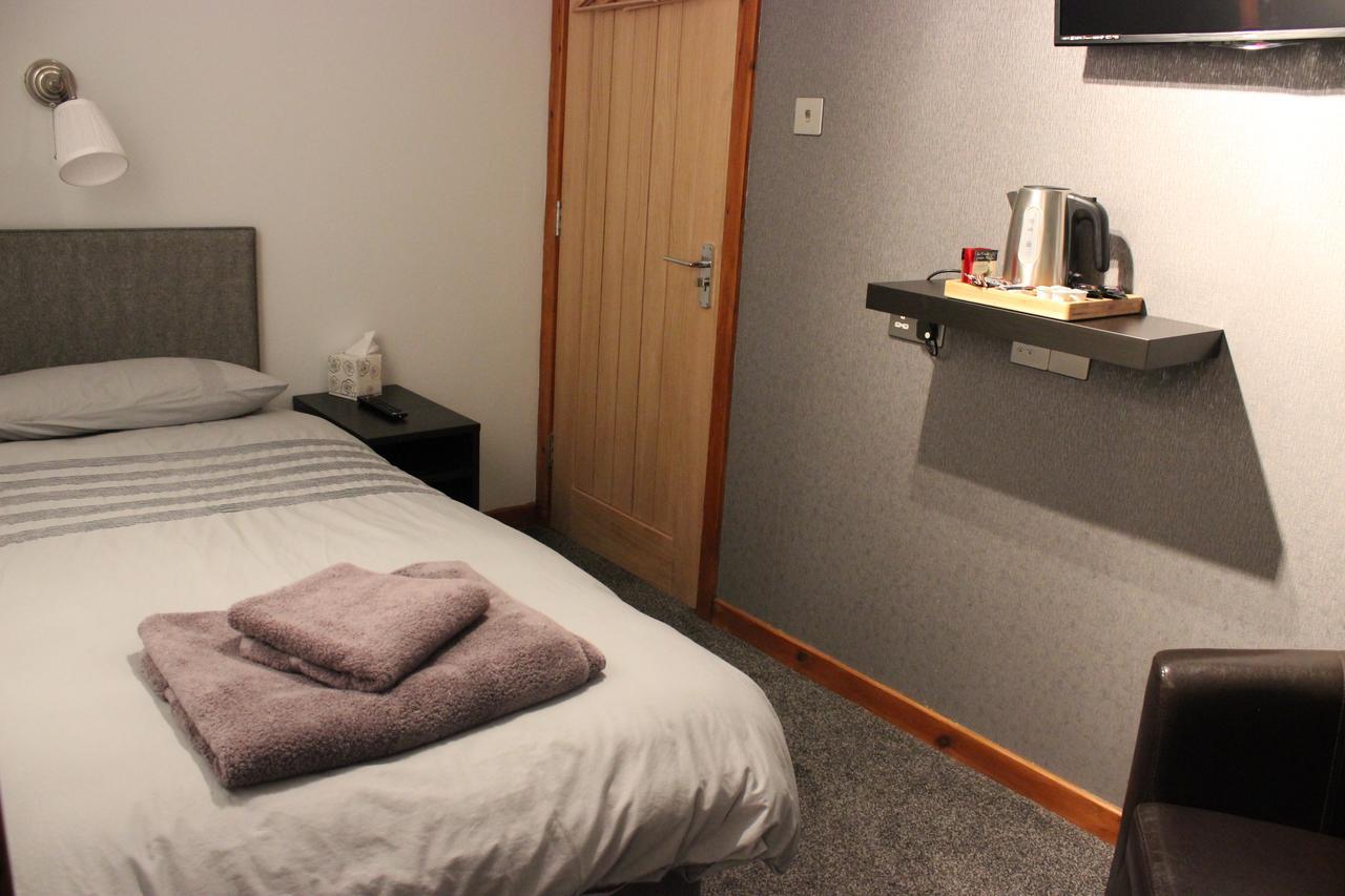 The New Lodge Pontardawe Экстерьер фото
