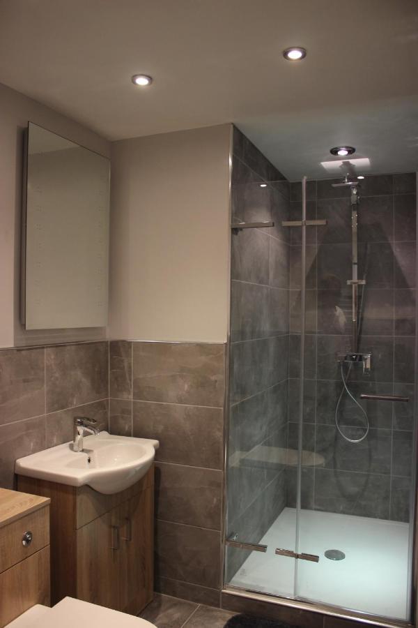 The New Lodge Pontardawe Экстерьер фото